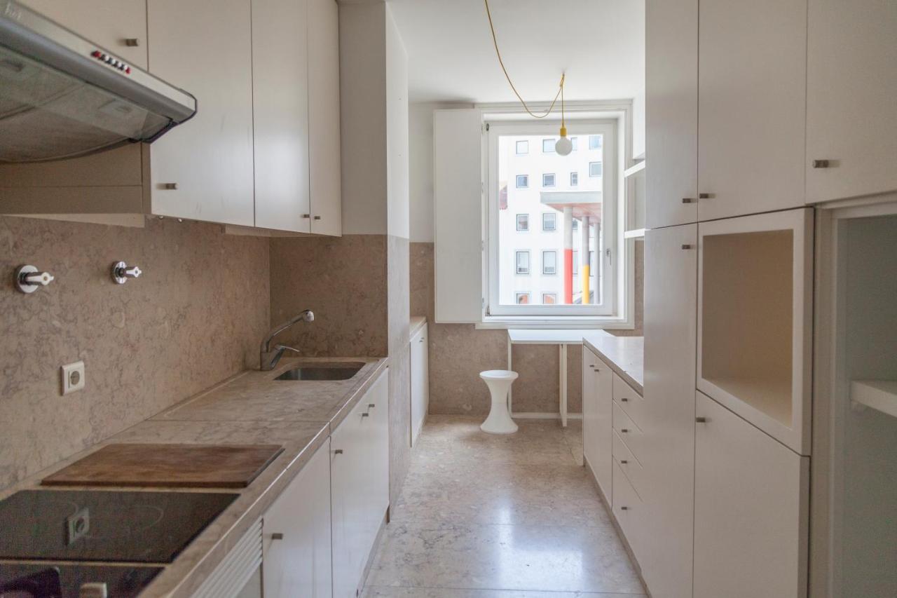 Classy 2Bdr Apartment In Downtown By Lovelystay Lisbona Esterno foto