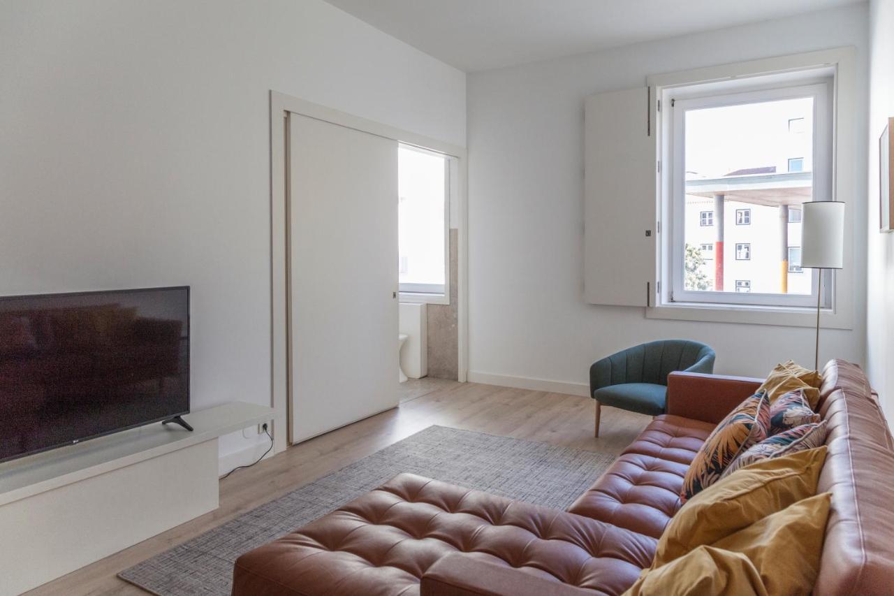 Classy 2Bdr Apartment In Downtown By Lovelystay Lisbona Esterno foto
