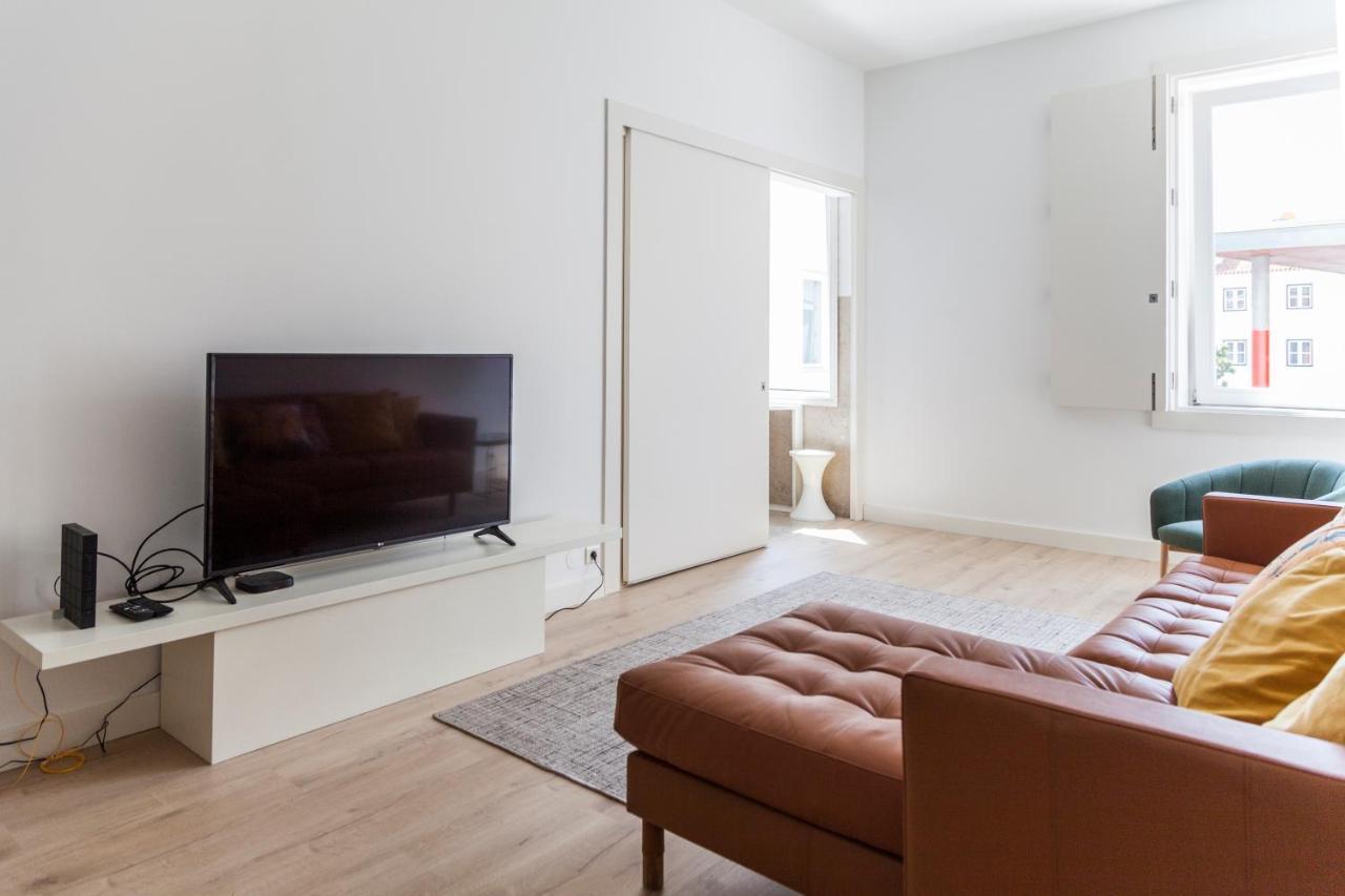 Classy 2Bdr Apartment In Downtown By Lovelystay Lisbona Esterno foto