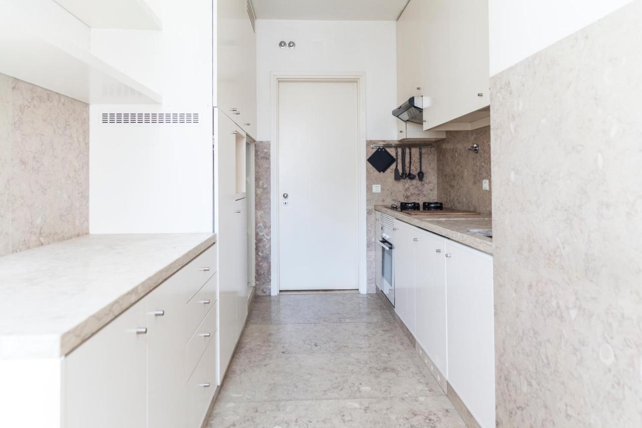 Classy 2Bdr Apartment In Downtown By Lovelystay Lisbona Esterno foto