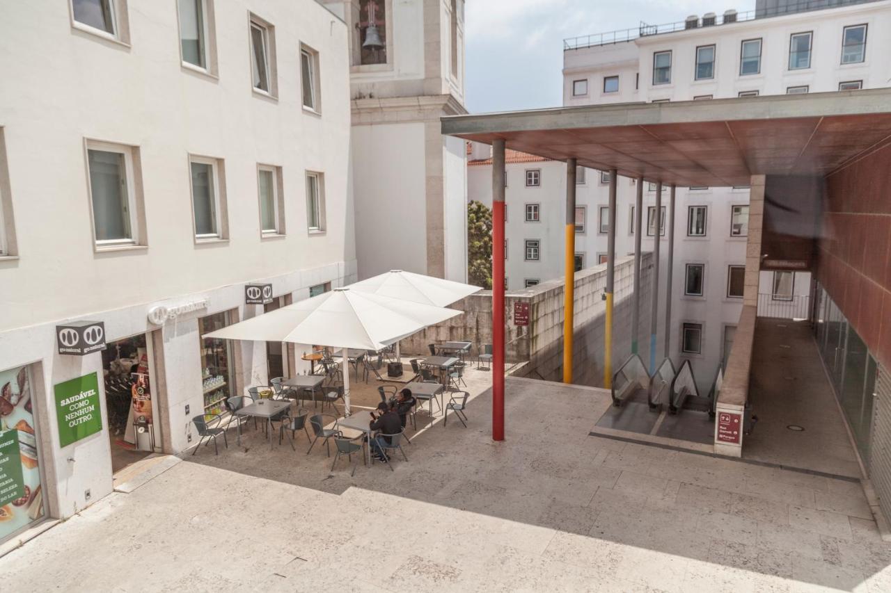 Classy 2Bdr Apartment In Downtown By Lovelystay Lisbona Esterno foto